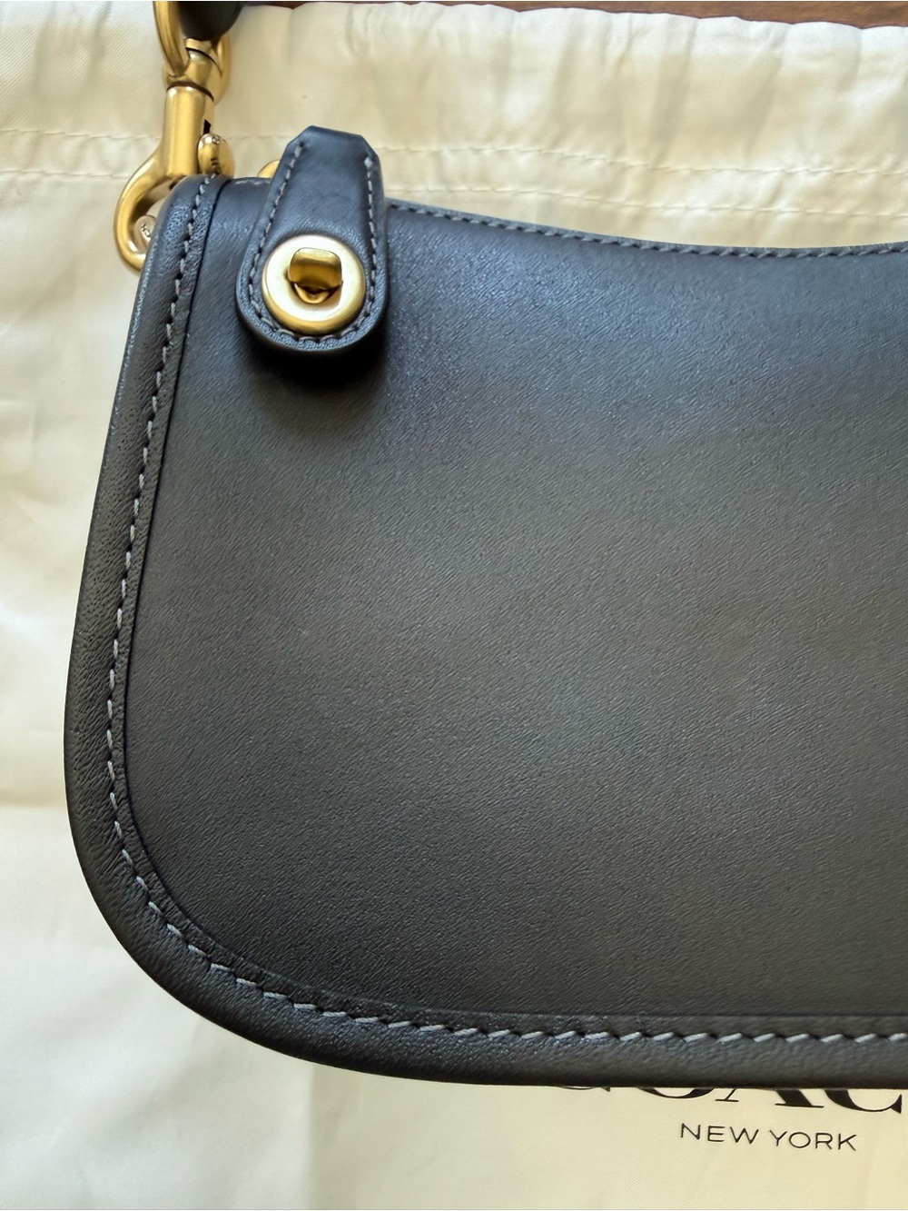 Coach Swinger 20 Black & Brass EUC - Style No. C2643 - Picture 2 of 12